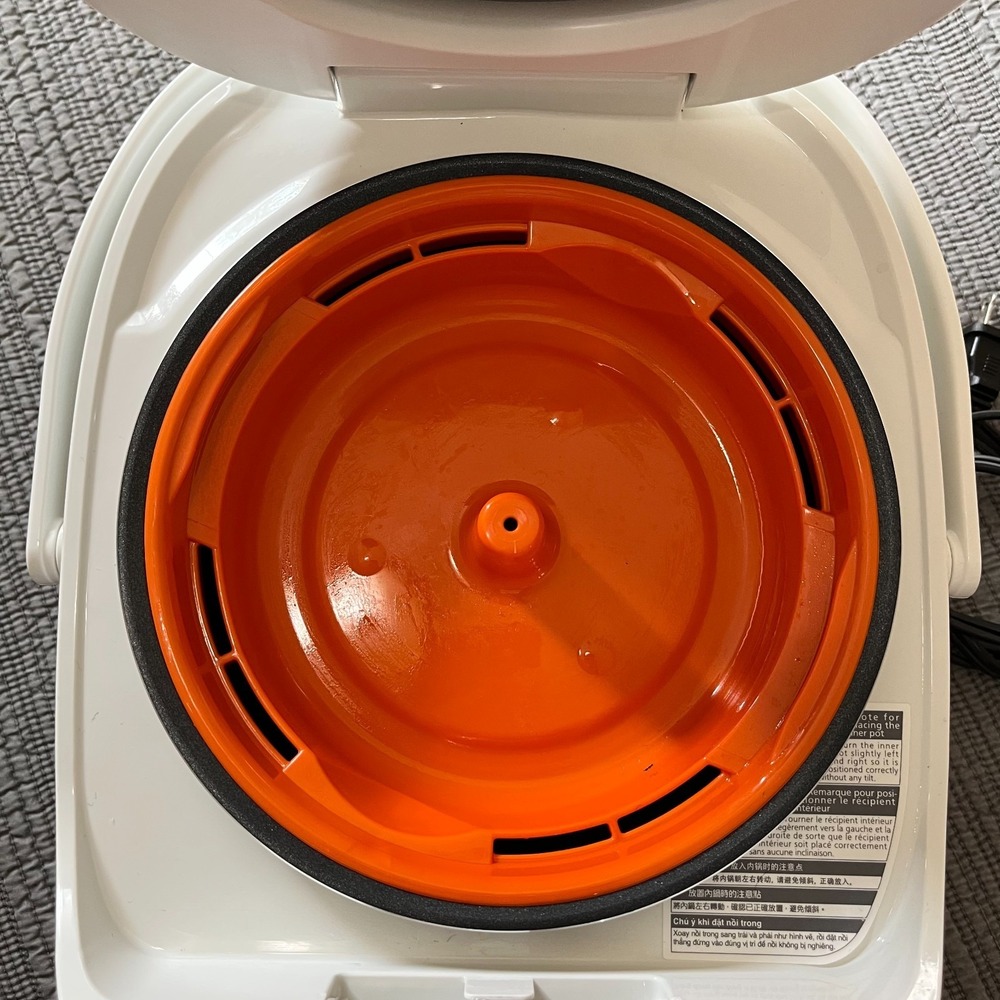 Tiger JBV-S10U 5.5 Cup Microcomputer Rice Cooker White Multi-Menu - Picture 6 of 8